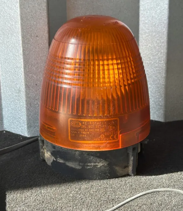 Hella 2RL  Feu d'Avertissement Rotatif image 2