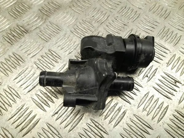 Boîtier de thermostat Dacia Duster II OEM 922306682R image 2