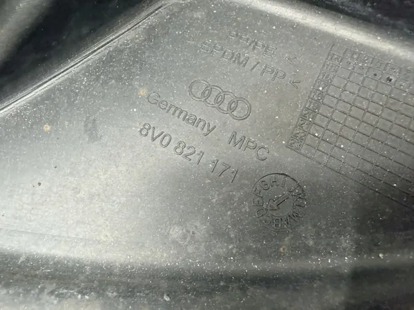 Audi A3 8V Aile Avant Gauche OEM 8V0821171 image 5