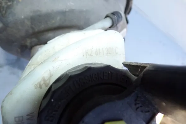 VW SCIROCCO 1K2611301C Servo 2.0L Bensin image 4