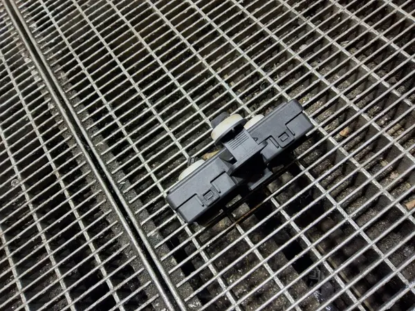 Módulo de control de puerta SEAT OEM 5Q4959592M image 4
