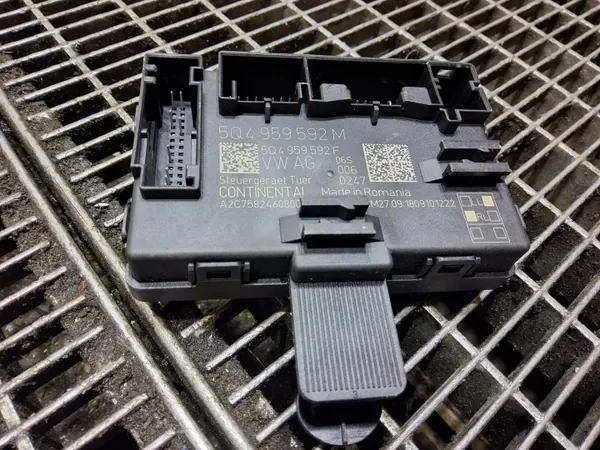 Módulo de control de puerta SEAT OEM 5Q4959592M image 5