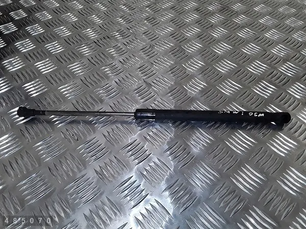 Supports de hayon arrière BMW 1 Series E81 2006 E87HK image 1