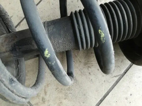 OEM TUCSON I AMORTYZATOR SPRĘŻYNA LEWY PRZÓD image 4