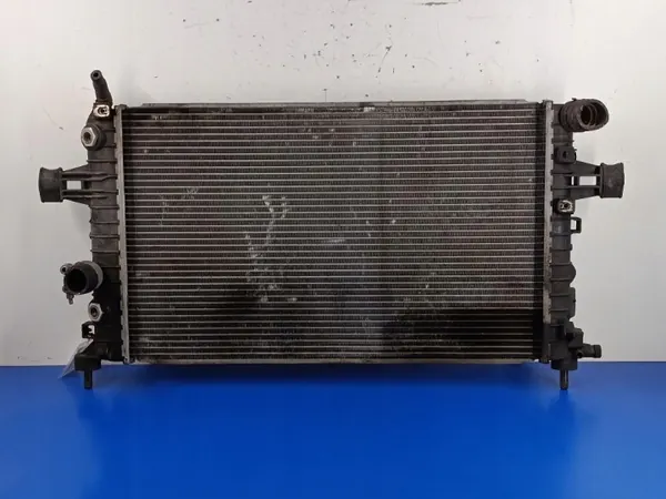 Radiateur d'eau Opel Astra H OEM 13145210 - Occasion image 2