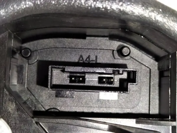 Linke Hintertürschloss BMW 1 F20 11- BMW 3 E90 04- image 4