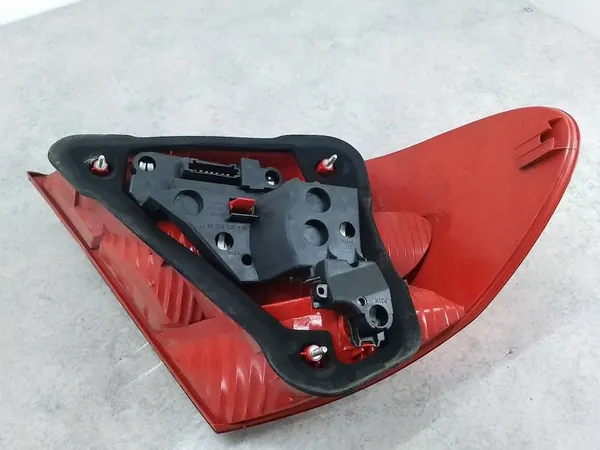 MERCEDES W209 RECHTER ACHTERLICHT A2098201664 image 4