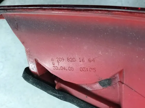 MERCEDES W209 RECHTER ACHTERLICHT A2098201664 image 6
