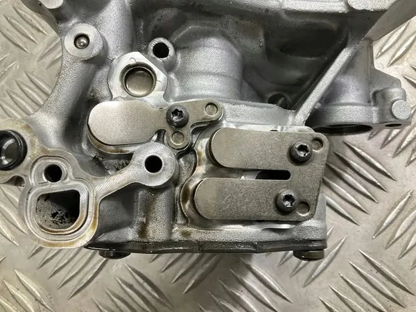 Olje pump Skoda Octavia Mk3 2013 04L145305 image 5