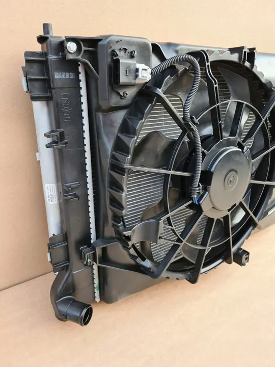 Kia Sportage QL Radiator 2015- image 3