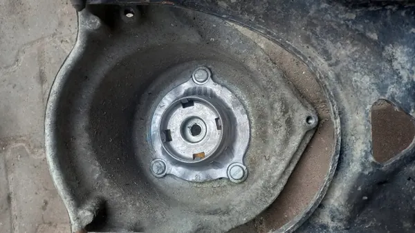 Support d'amortisseur avant gauche d'occasion OEM Peugeot 407 image 4