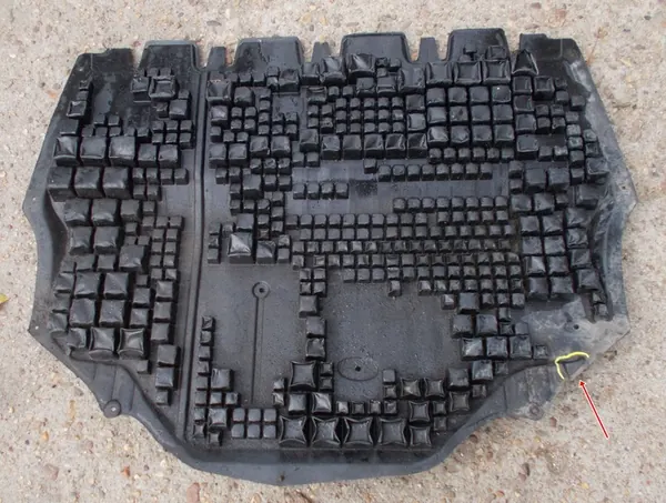 VW POLO 6R Motorplåt 6Q0825237AA image 2