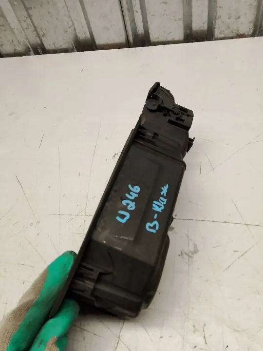 Tapa de combustible Mercedes OEM A2466300067 - Usado image 5