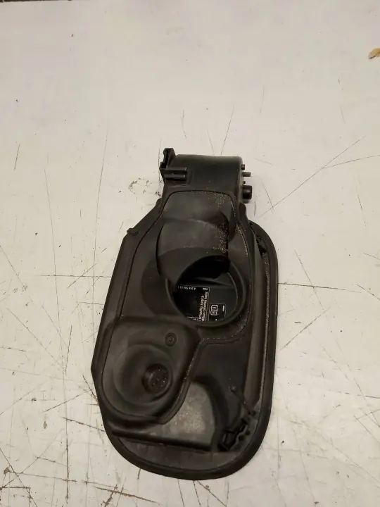 Tapa de combustible Mercedes OEM A2466300067 - Usado image 6