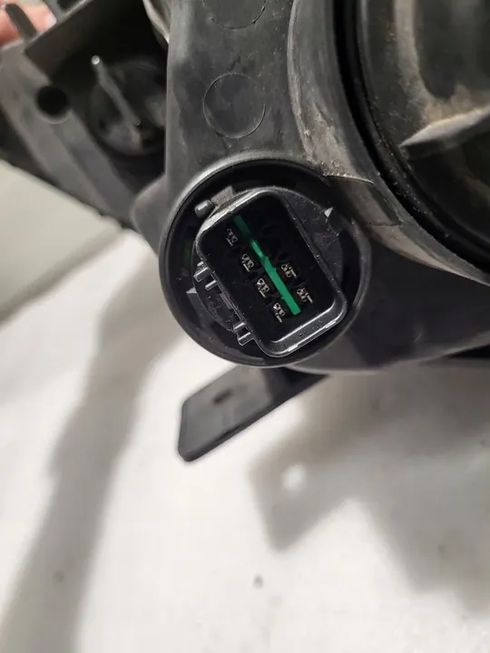 KIA Sportage III Lente del faro izquierdo 92101-3U210 image 10