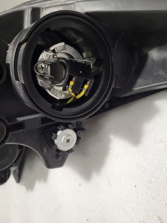 KIA Sportage III Lente del faro izquierdo 92101-3U210 image 9