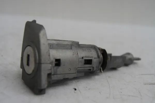 OEM 760837167 Conjunto de inserções de fechadura Touareg III image 4