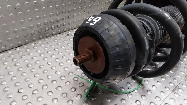 Fram Höger Stötdämpare Mercedes Vito W639 A6393203613 image 3