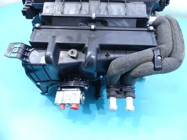 Radiateur de chauffage Porsche OEM 97057301116 Panamera I image 9