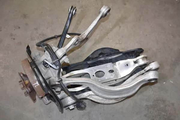 Suspension arrière gauche OEM 9Y0505431D Porsche Cayenne image 3