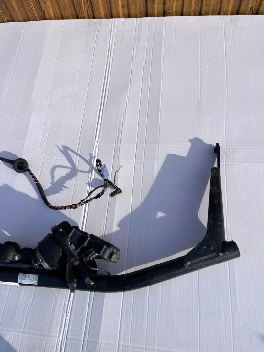 Skoda Karoq Anhängerkupplung OEM 57A803880D - Gebraucht image 3