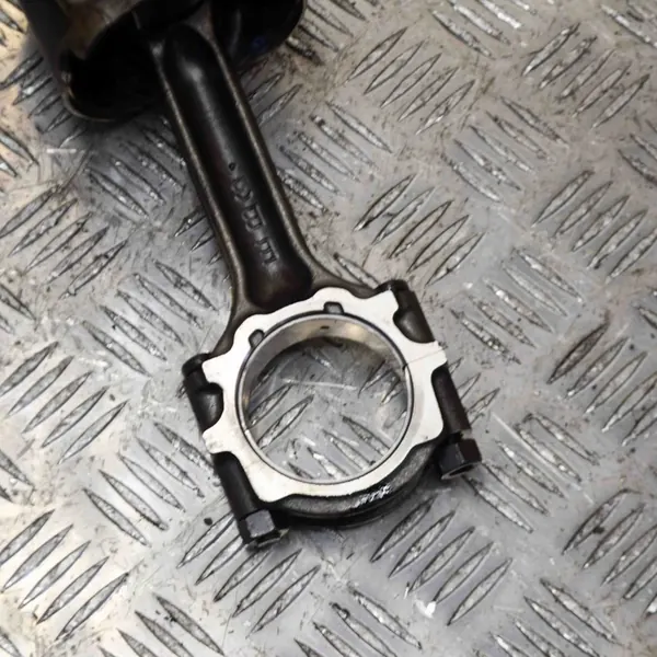 Nissan NP300 Navara Kolv 2.5L 2010 OEM 121005X00A image 5