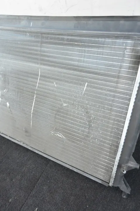 Radiador de agua 2.5 SE VW Passat B7 Jetta Beetle USA OEM image 4