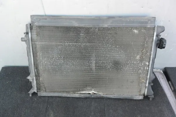 Radiador de agua 2.5 SE VW Passat B7 Jetta Beetle USA OEM image 6