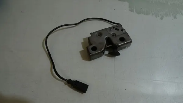 Fecho capô Skoda OE 5E0823509B para Octavia Mk3 image 4