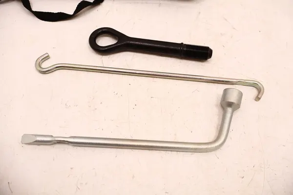 TOYOTA RAV4 IV Crochet de Clé image 2