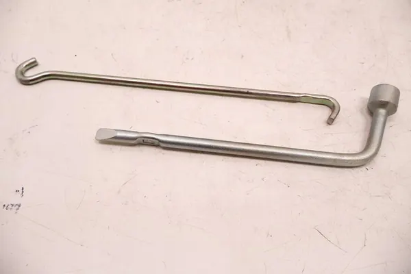 TOYOTA RAV4 IV Crochet de Clé image 3