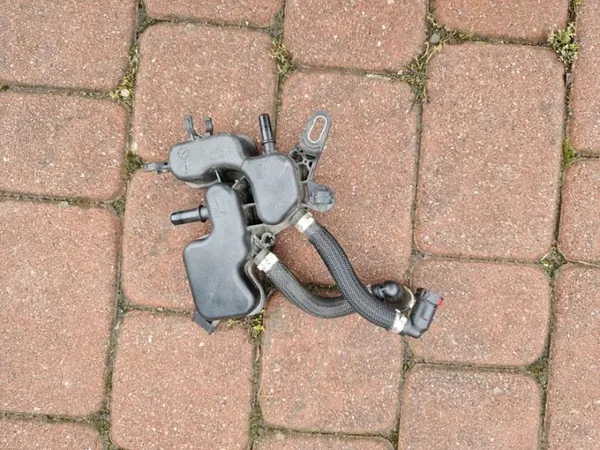Soupape de carburant capteur distributeur Renault Captur II image 2