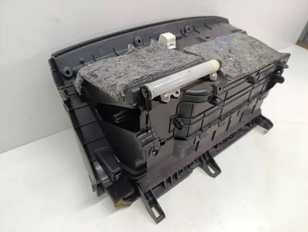 Infiniti Q50 handschoenenkast OEM 681024GF0A - Rechter passagier image 6