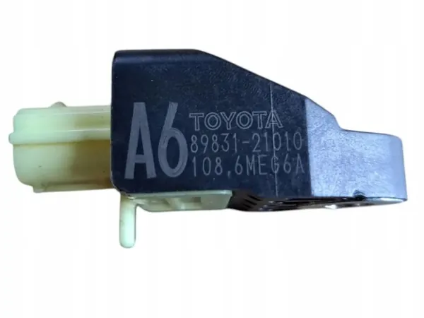 Sensor de impacto traseiro direito OEM 8983121010 Lexus CT image 3