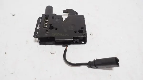 Skoda Superb III Huvenlås 3V0823509B image 2