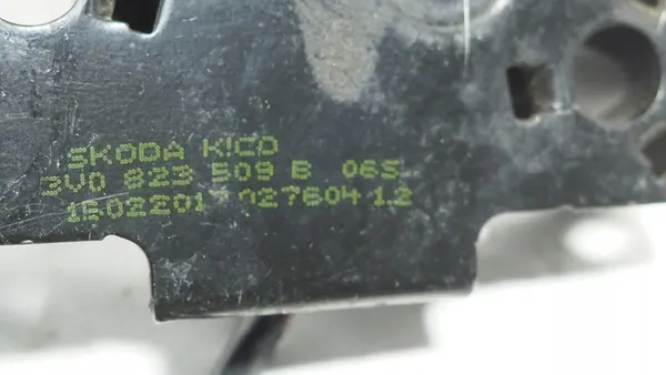 Skoda Superb III Huvenlås 3V0823509B image 5