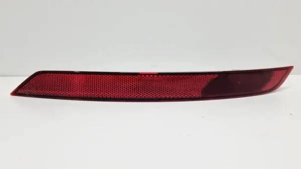 Réflecteur pare-chocs arrière gauche OEM 57A945701C image 2