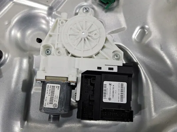 Elevador de vidro dianteiro esquerdo VW Tiguan I 07- 5N1837729A image 3