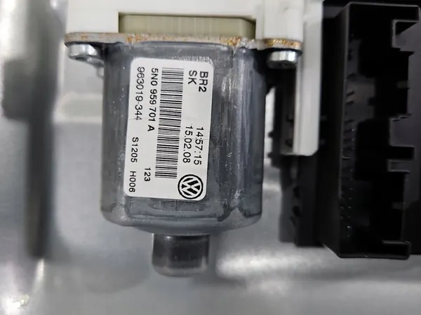 Elevador de vidro dianteiro esquerdo VW Tiguan I 07- 5N1837729A image 5