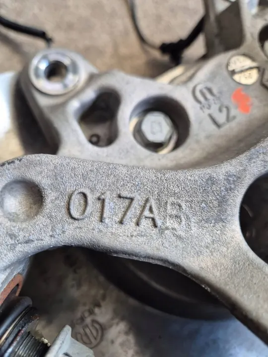 Buje rueda trasera OEM 017AB - Chrysler Pacifica 2018 image 4