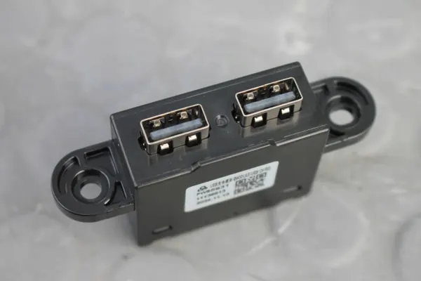 Faisceau Prise USB OEM 11139913 Tunnel Arrière image 3