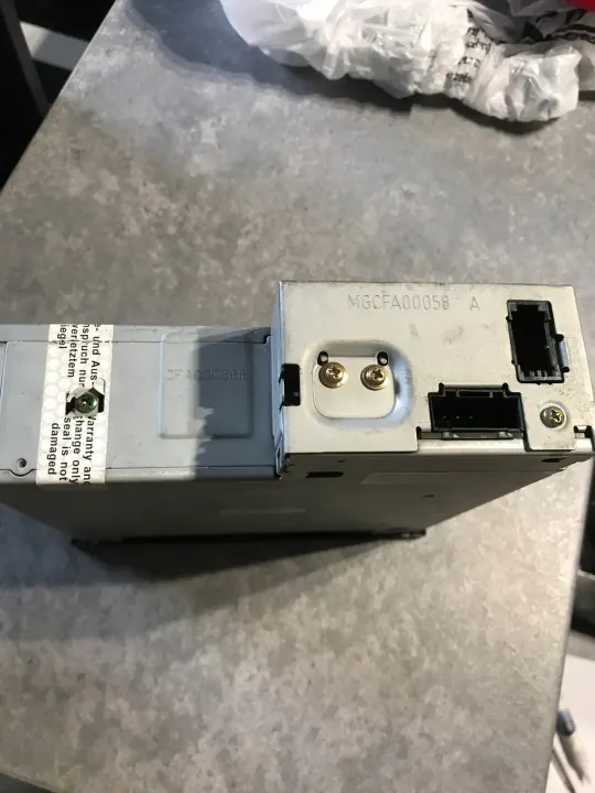 Gebruikte Audi OE CD-wisselaar 4E0035111A 4E0910111E image 3