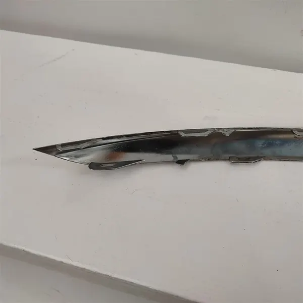 Garniture de pare-chocs avant droite Mercedes E 207 AMG A2078850874 image 5