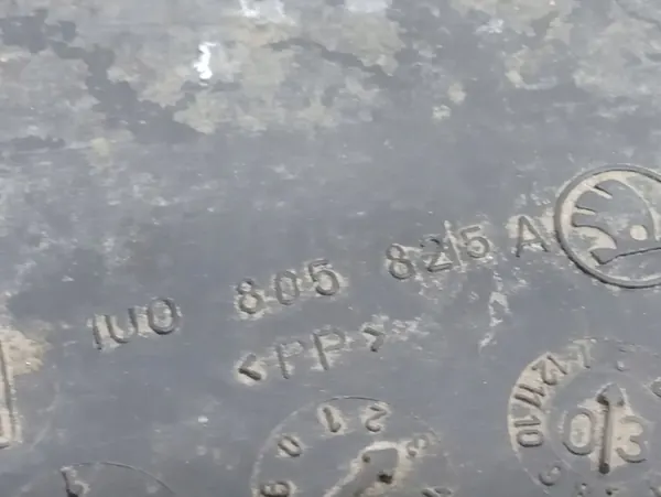 Skoda Octavia Mk1 (1U) 2003 Främre vänster stötfångarskydd OEM image 4