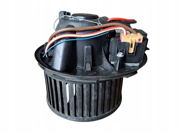 Lämmitysmoottori OEM F997165A Skoda Octavia II:lle image 4