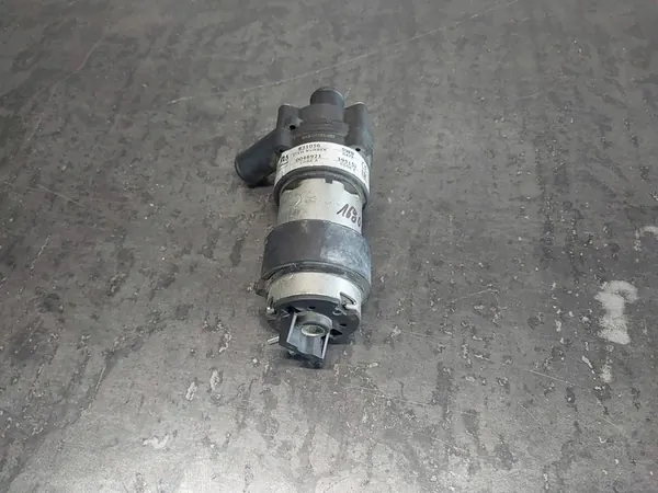 Vattencirkulationspump Mercedes-Benz C W203 A2038350064 image 6