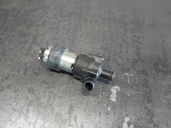 Vattencirkulationspump Mercedes-Benz C W203 A2038350064 image 8