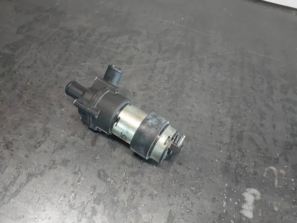 Vattencirkulationspump Mercedes-Benz C W203 A2038350064 image 9