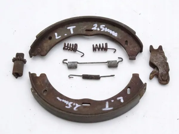 Mercedes Vito W639 03-14 linkes Hinterrad Bremssatz OEM image 2