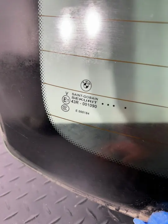 BMW F01 Takaikkuna OEM SZYBA TYŁ - M Paketti image 6